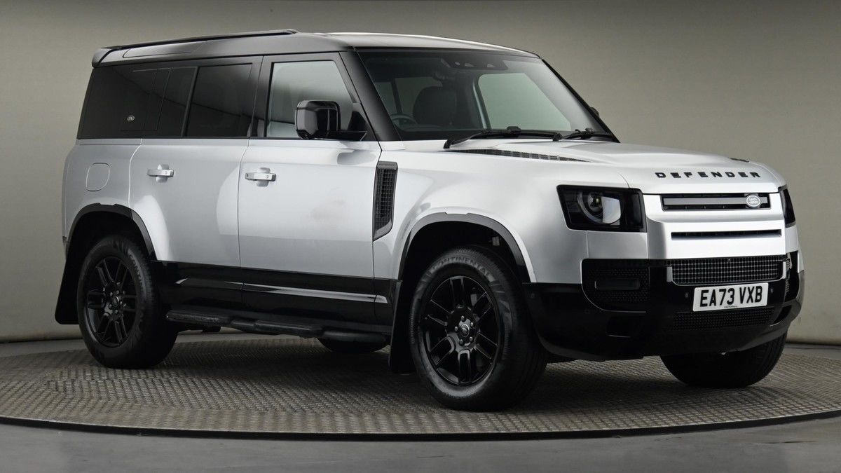 Land Rover Defender 110 Image 20