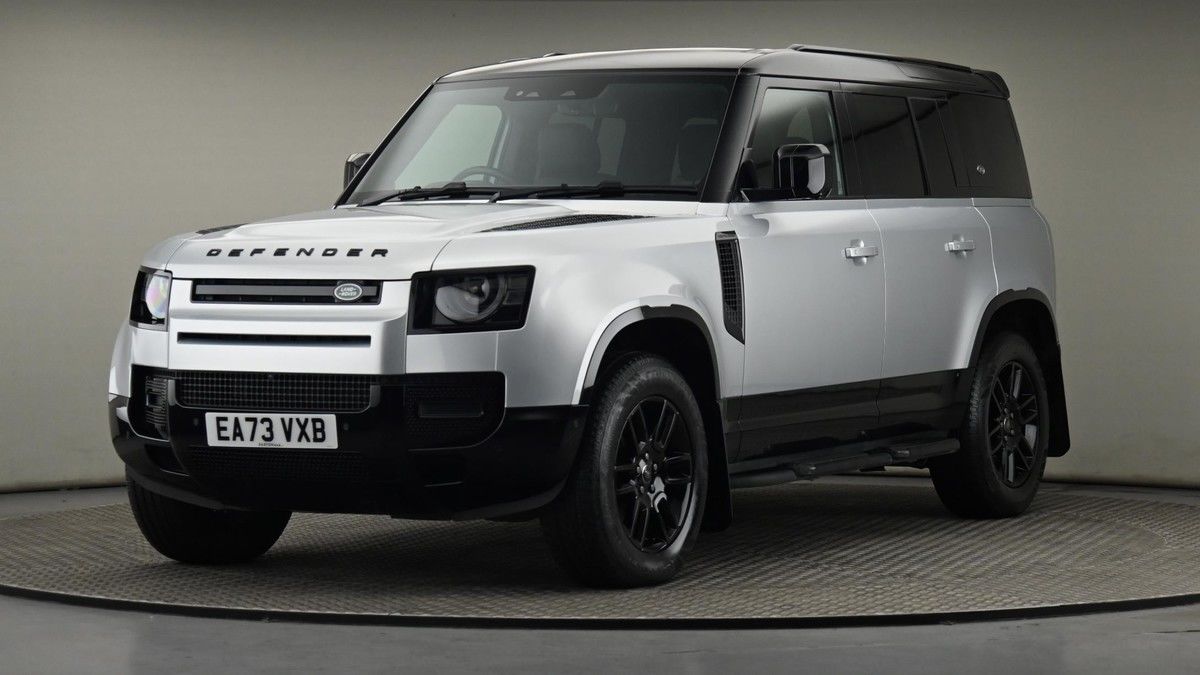 Land Rover Defender 110 Image 22