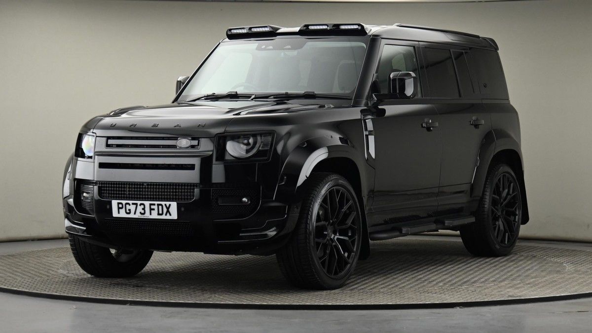 Land Rover Defender 110 Image 22