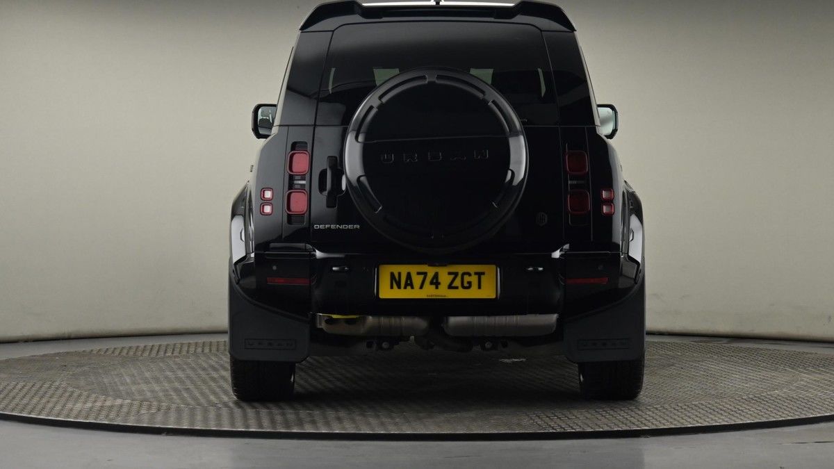Land Rover Defender 110 Image 25
