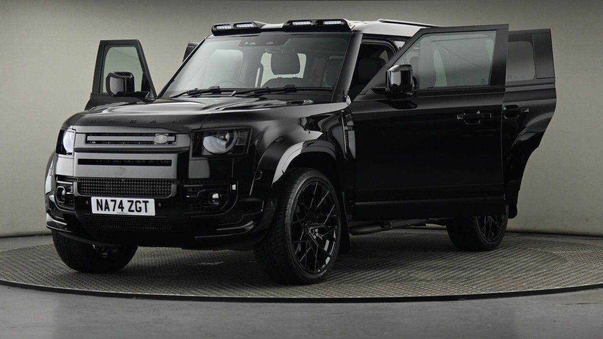 Land Rover Defender 110 Image 28
