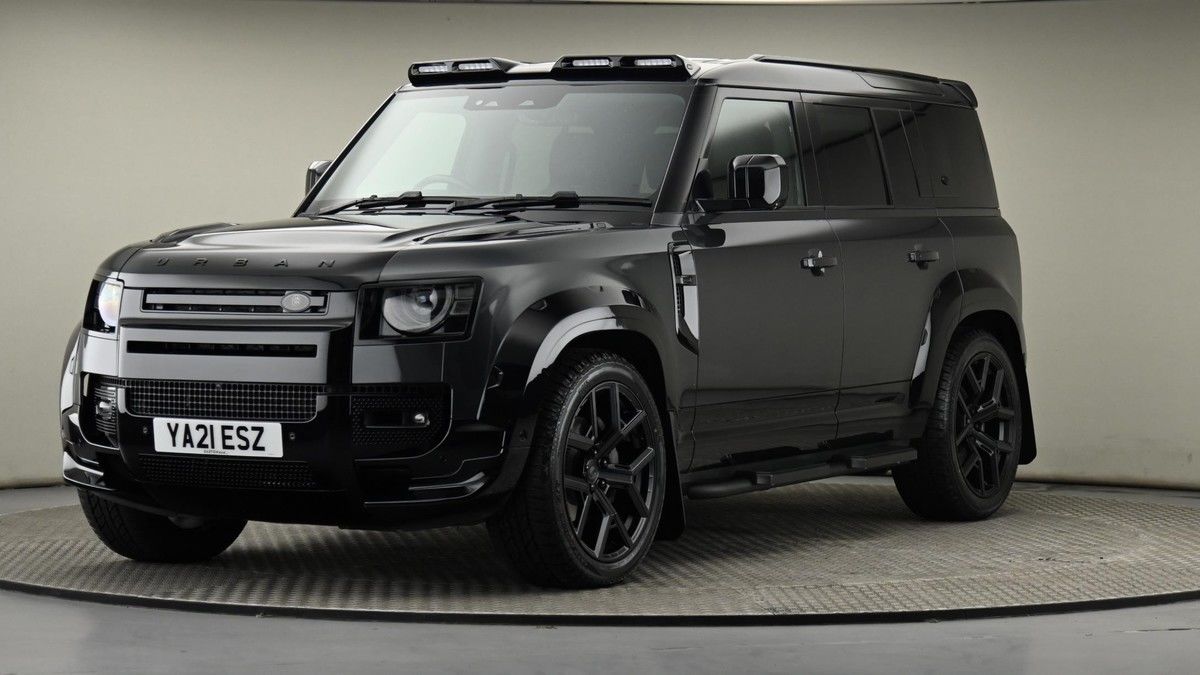 Land Rover Defender 110 Image 22