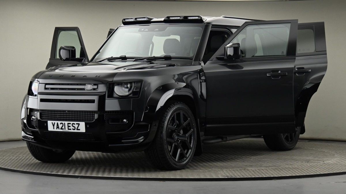 Land Rover Defender 110 Image 28