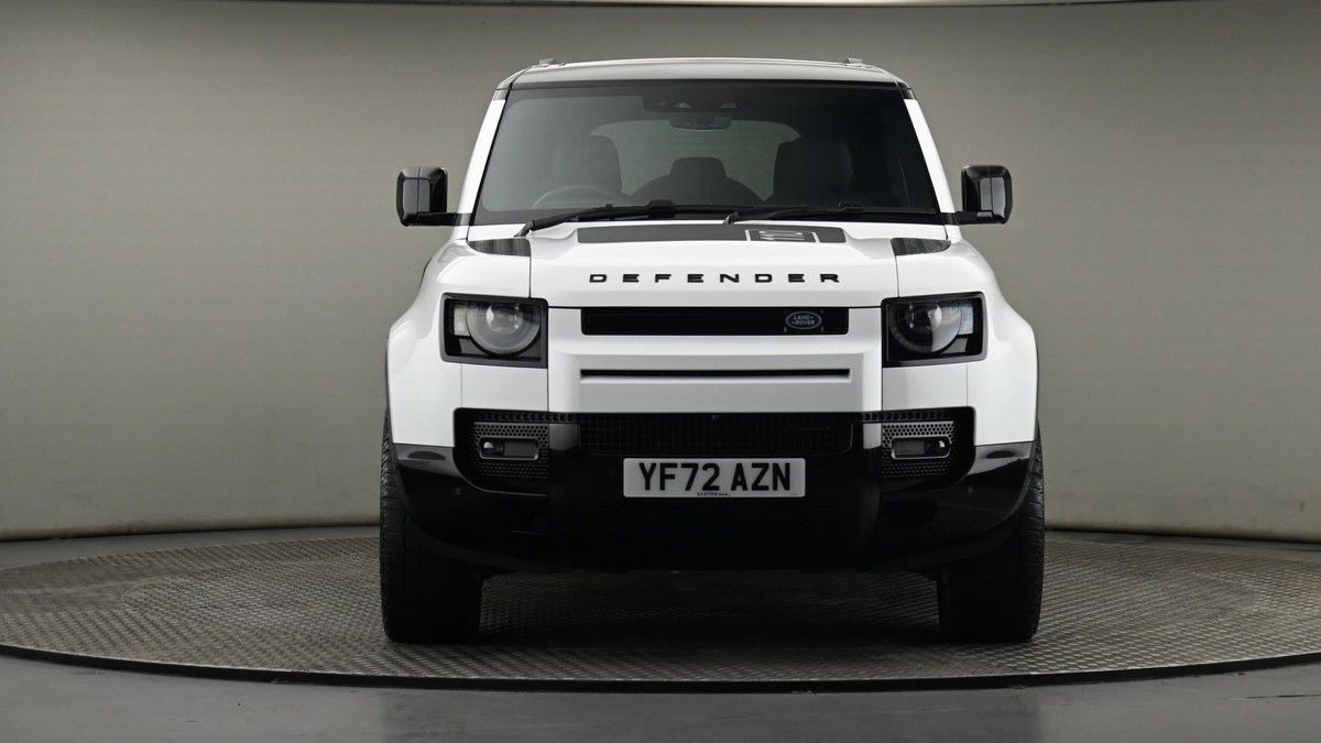 Land Rover Defender 110 Image 21