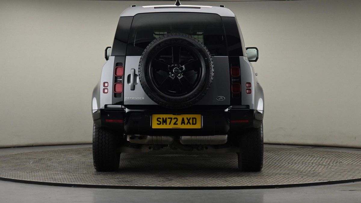 Land Rover Defender 110 Image 25