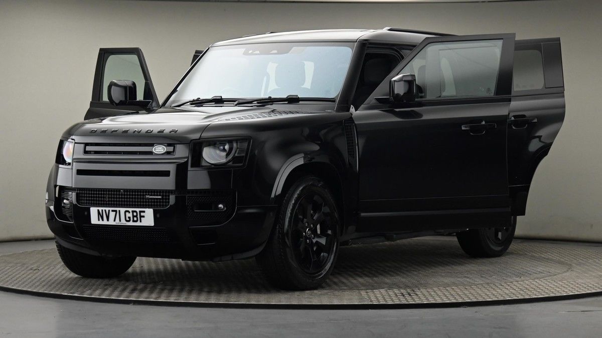 Land Rover Defender 110 Image 28