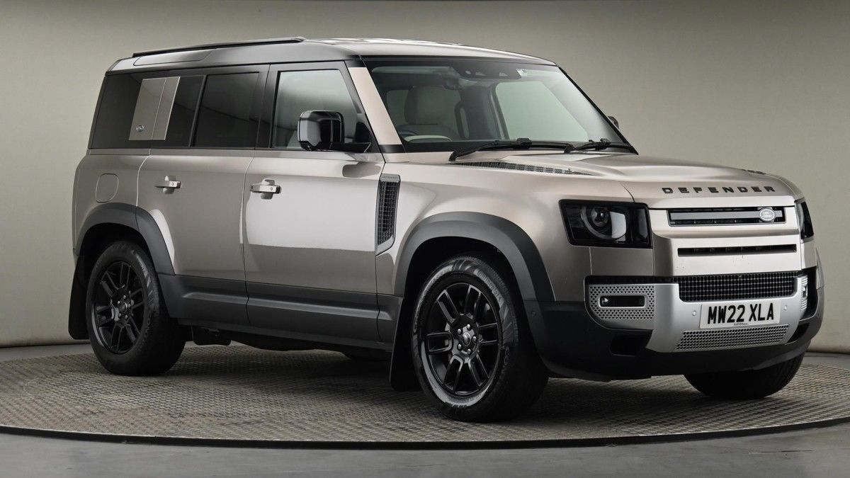 Land Rover Defender 110 Image 20