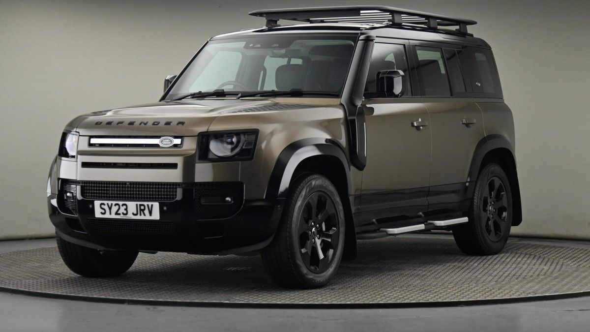 Land Rover Defender 110 Image 22