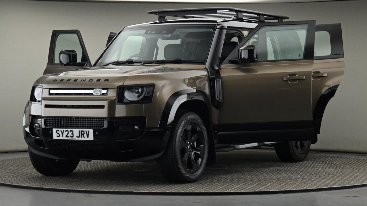 Land Rover Defender 110 Image 28