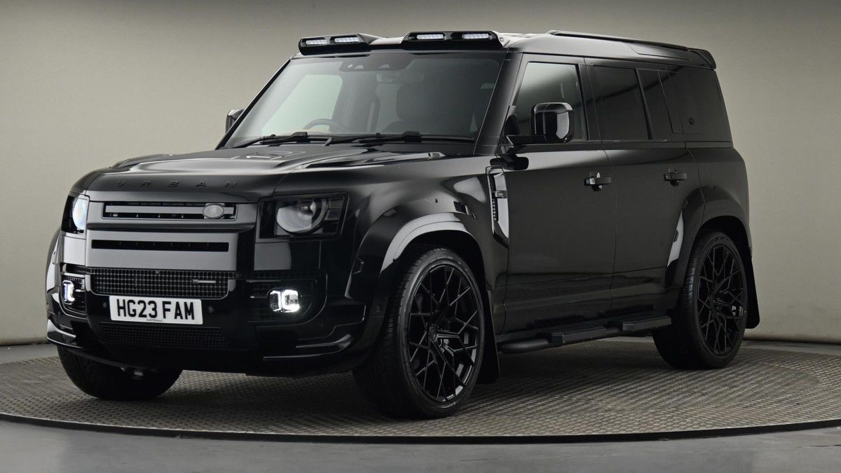 Land Rover Defender 110 Image 22
