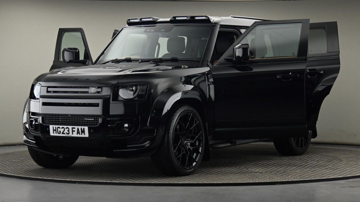 Land Rover Defender 110 Image 28