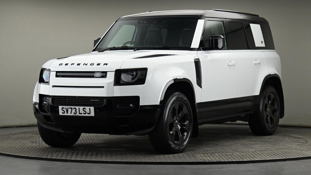 Land Rover Defender 110 Image 22