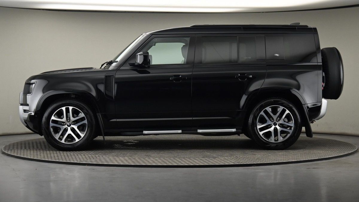 Land Rover Defender 110 Urban Image 23