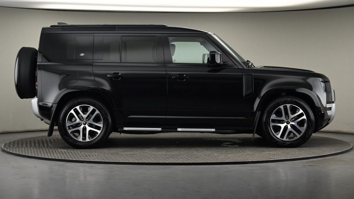 Land Rover Defender 110 Urban Image 27
