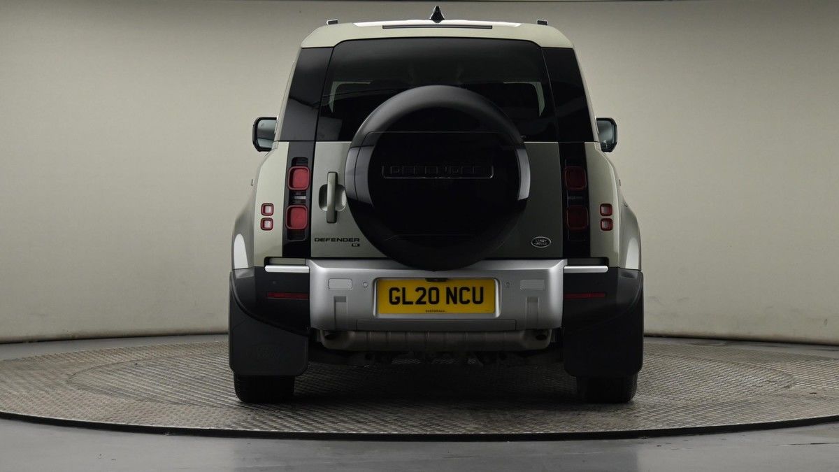 Land Rover Defender 110 Image 25