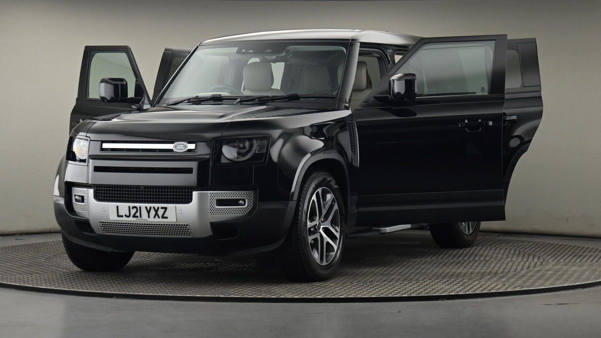 Land Rover Defender 110 Image 28