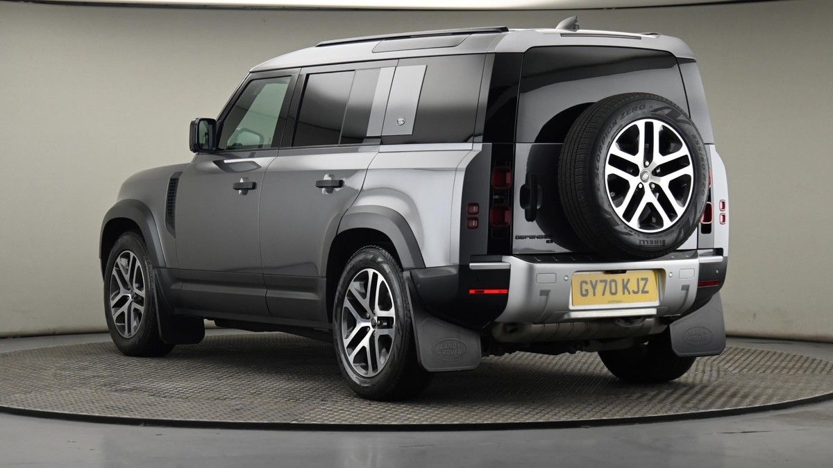 Land Rover Defender 110 Image 23