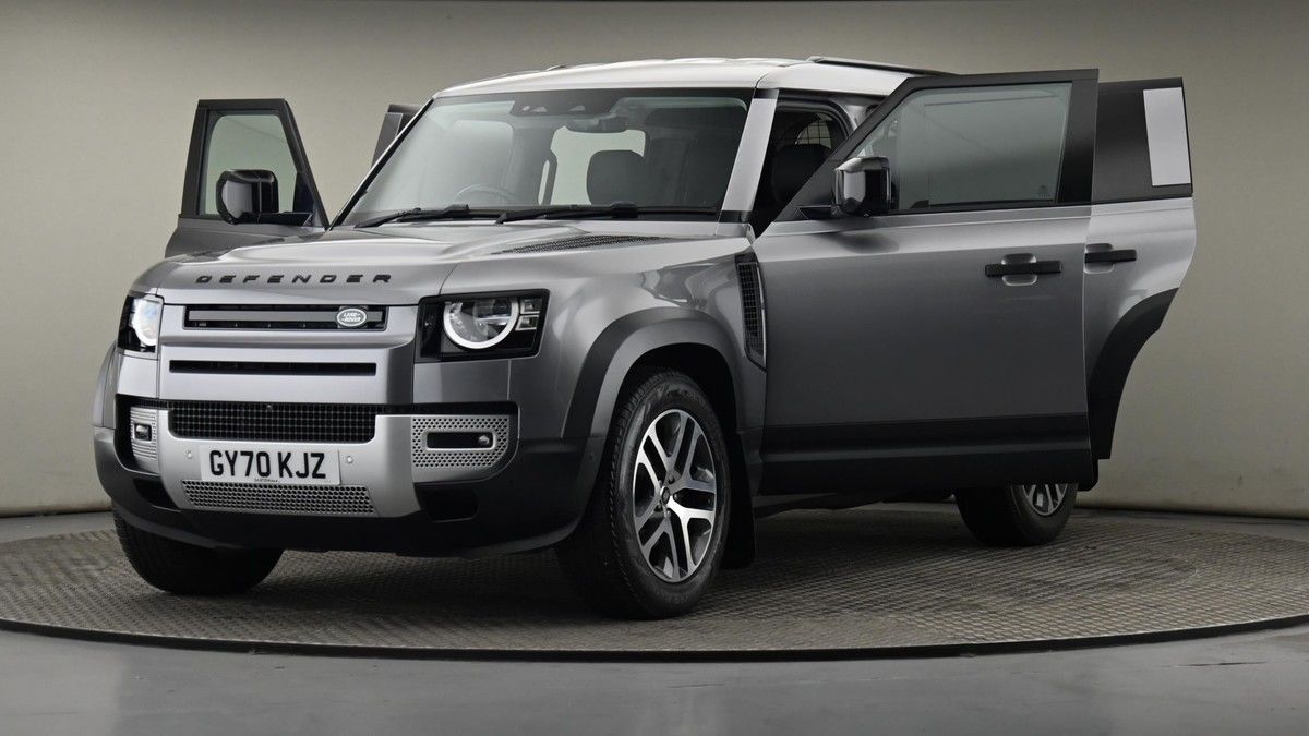 Land Rover Defender 110 Image 27