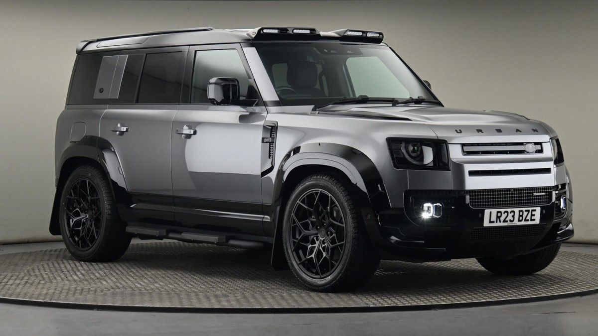 Land Rover Defender 110 Image 20