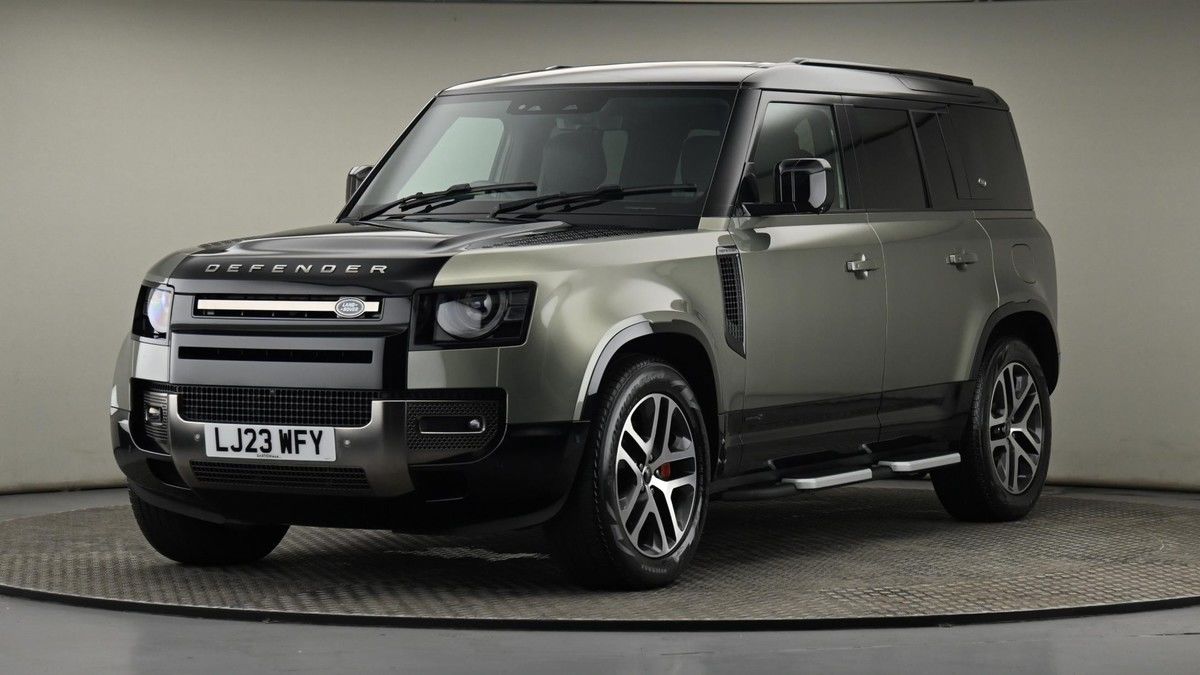 Land Rover Defender 110 Image 22