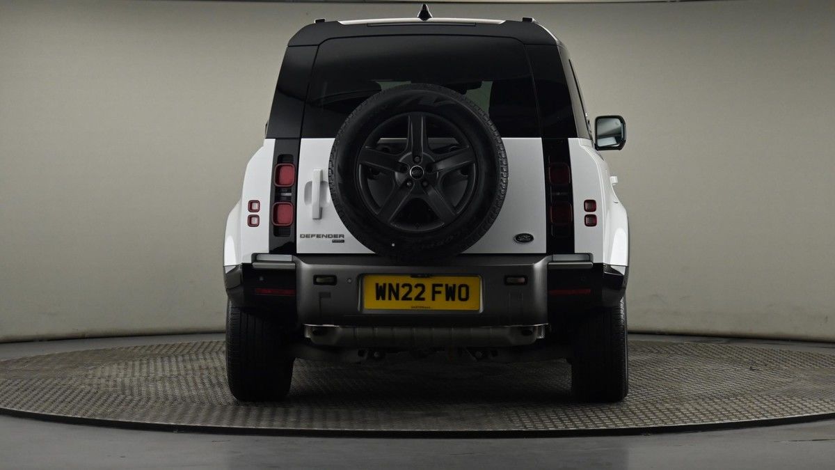 Land Rover Defender 110 Image 25