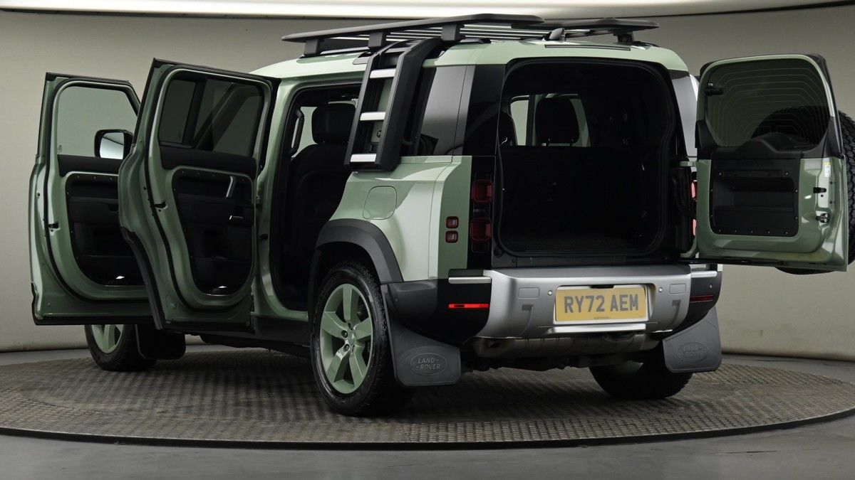 Land Rover Defender 110 Urban Image 29