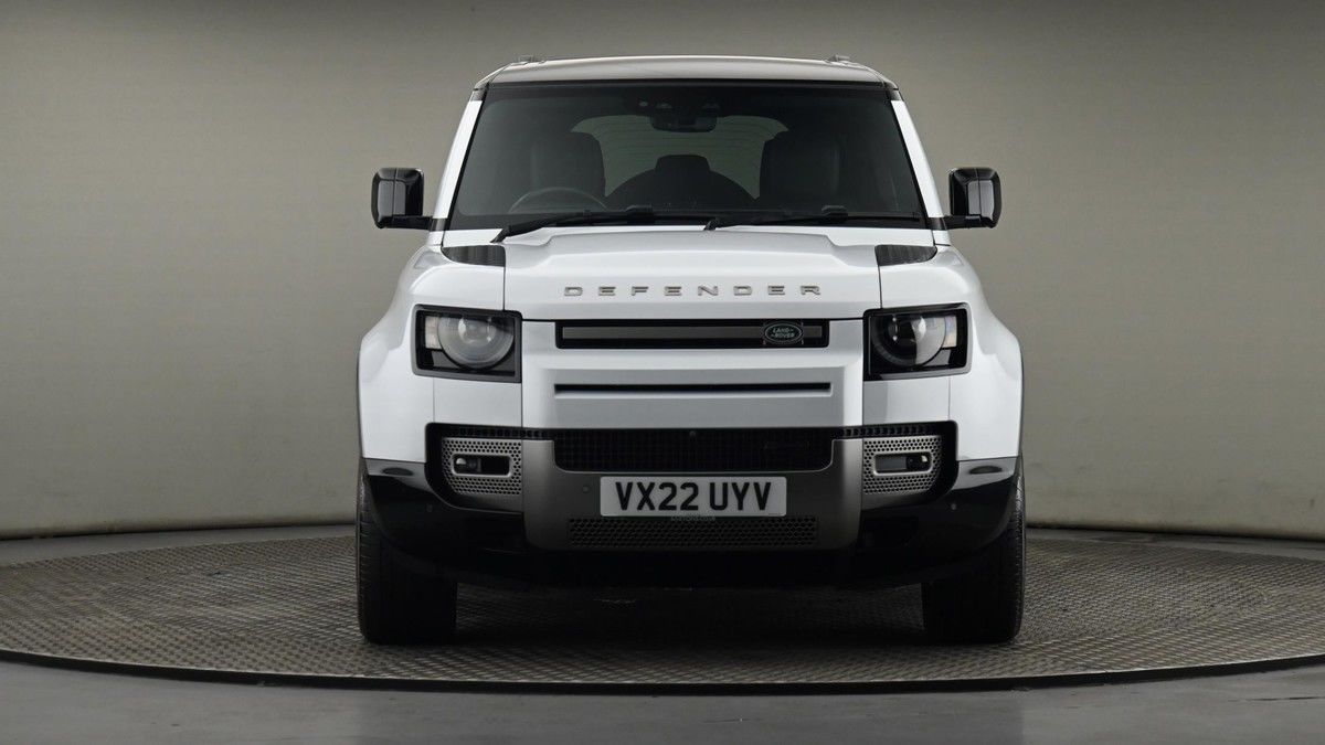 Land Rover Defender 110 Image 21