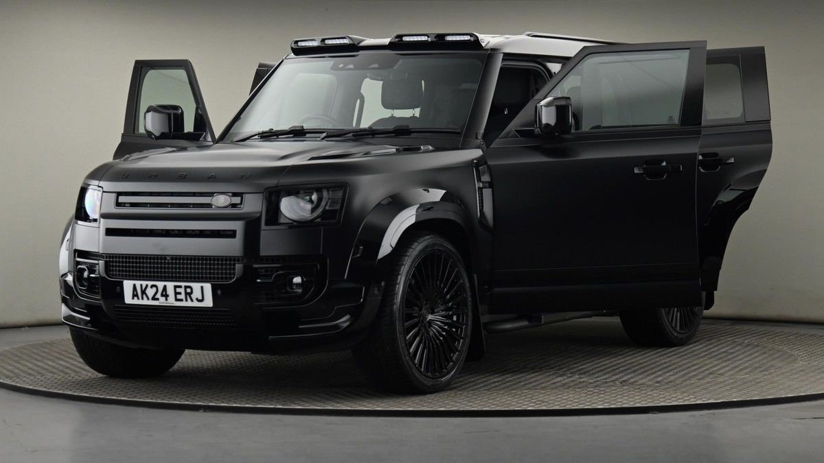 Land Rover Defender 130 Image 28