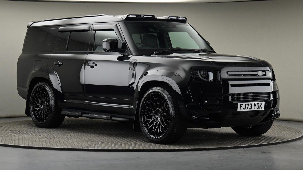 Land Rover Defender 130 Image 20