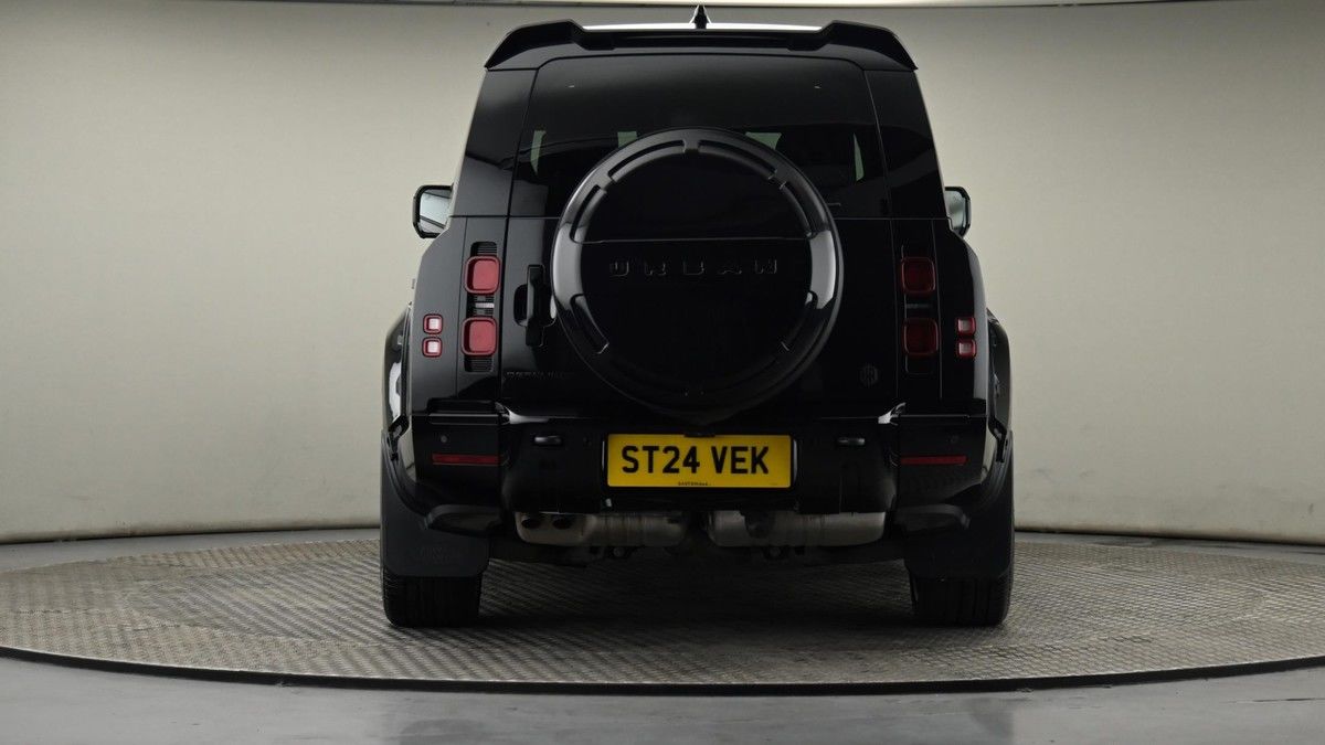Land Rover Defender 130 Image 25
