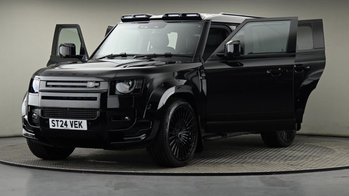 Land Rover Defender 130 Image 28