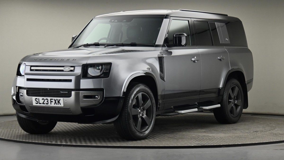 Land Rover Defender 130 Image 22