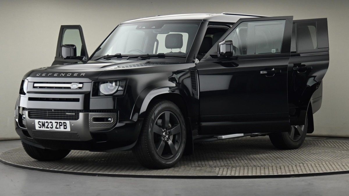 Land Rover Defender 130 Image 28