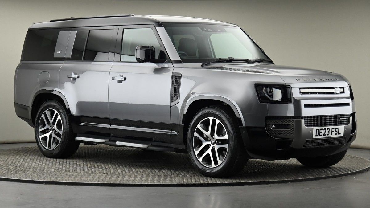 Land Rover Defender 130 Image 20