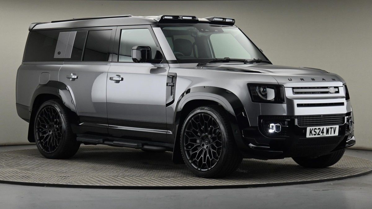 Land Rover Defender 130 Image 20