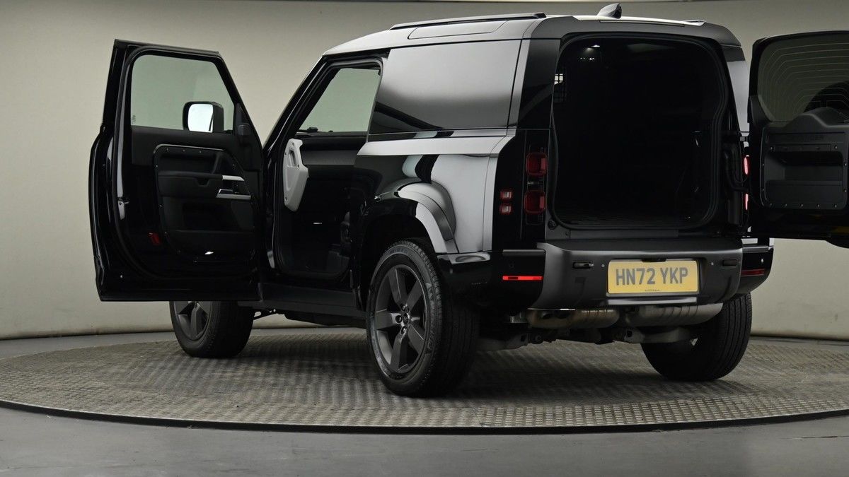 Land Rover Defender 90 Image 26