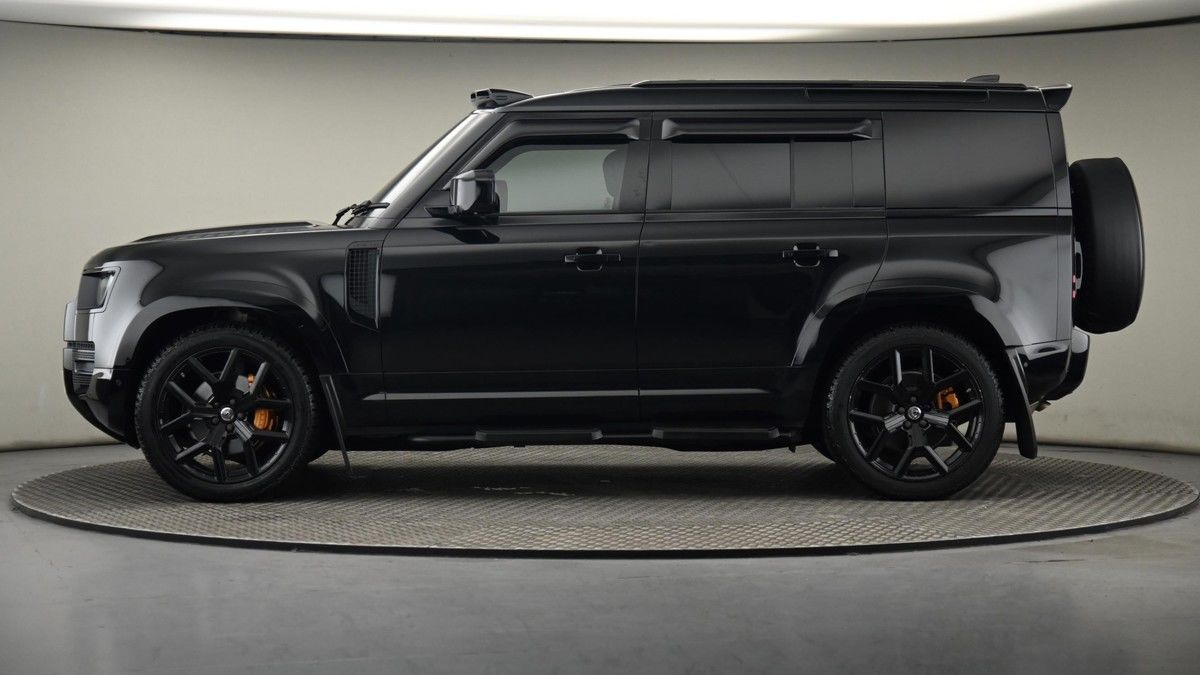 Land Rover Defender 110 Urban Image 22