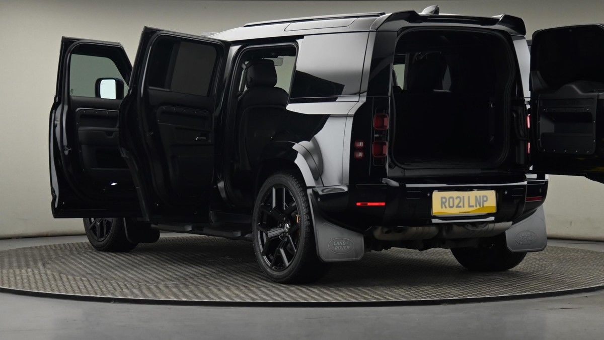 Land Rover Defender 110 Urban Image 28