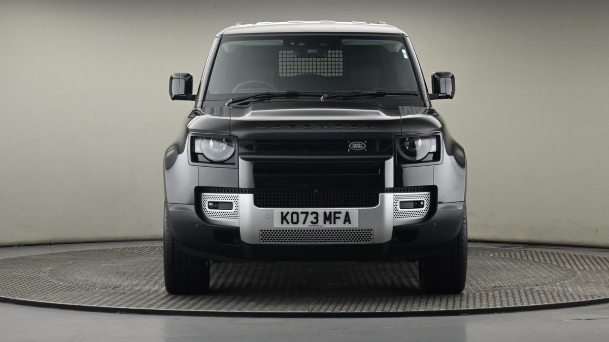 Land Rover Defender 110 Image 18