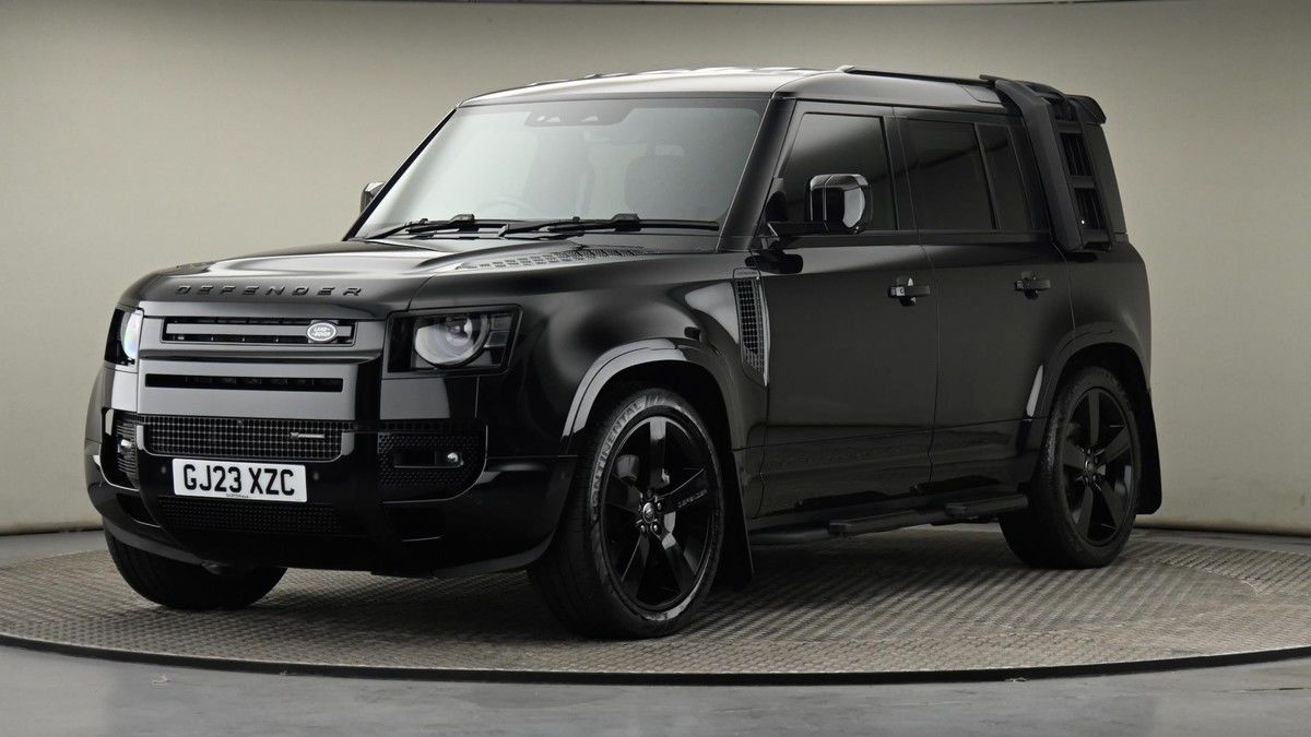 Land Rover Defender 110 Image 22