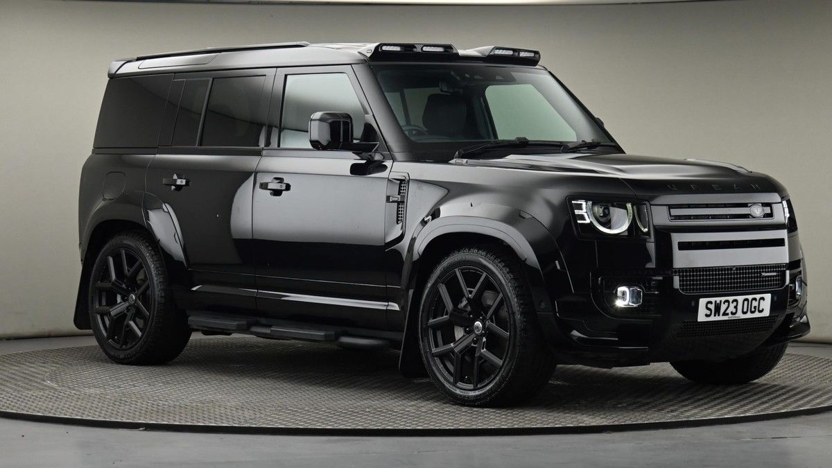 Land Rover Defender 110 Image 19