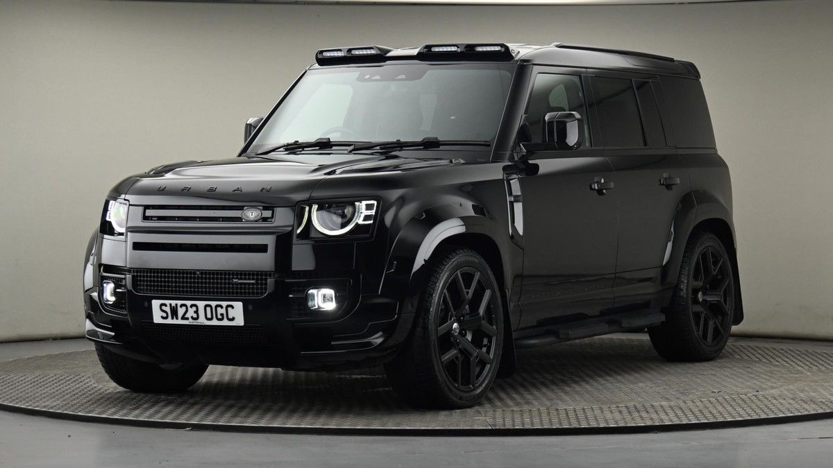 Land Rover Defender 110 Image 21