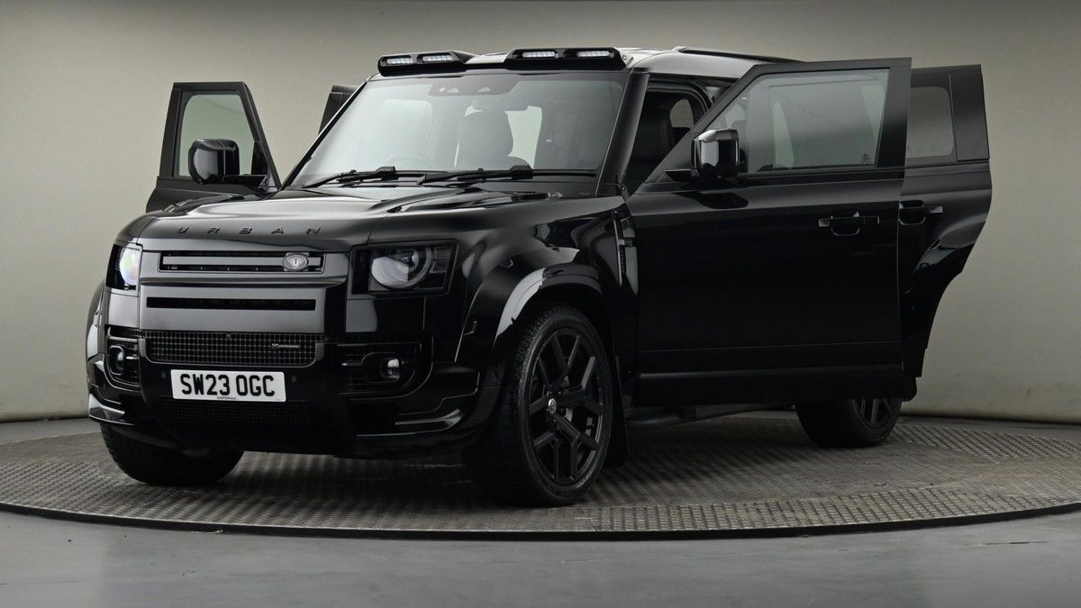 Land Rover Defender 110 Image 27
