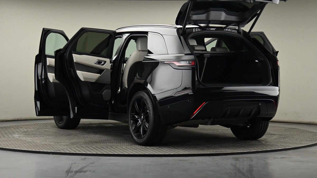 Land Rover Range Rover Velar Image 29