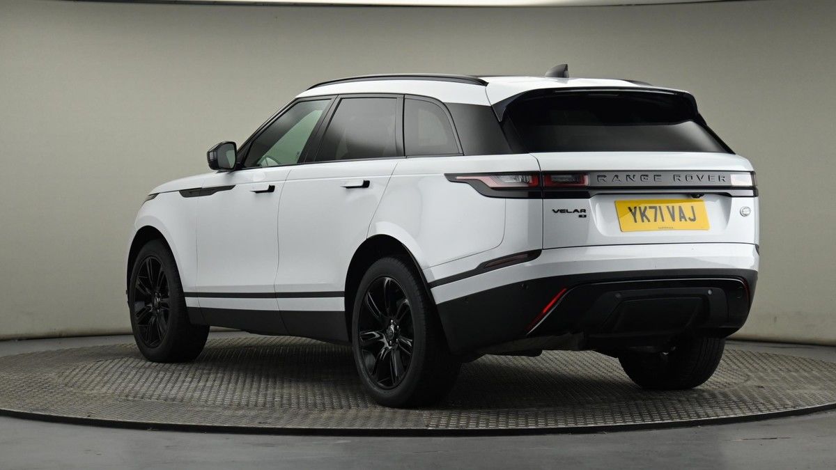 Land Rover Range Rover Velar Image 24