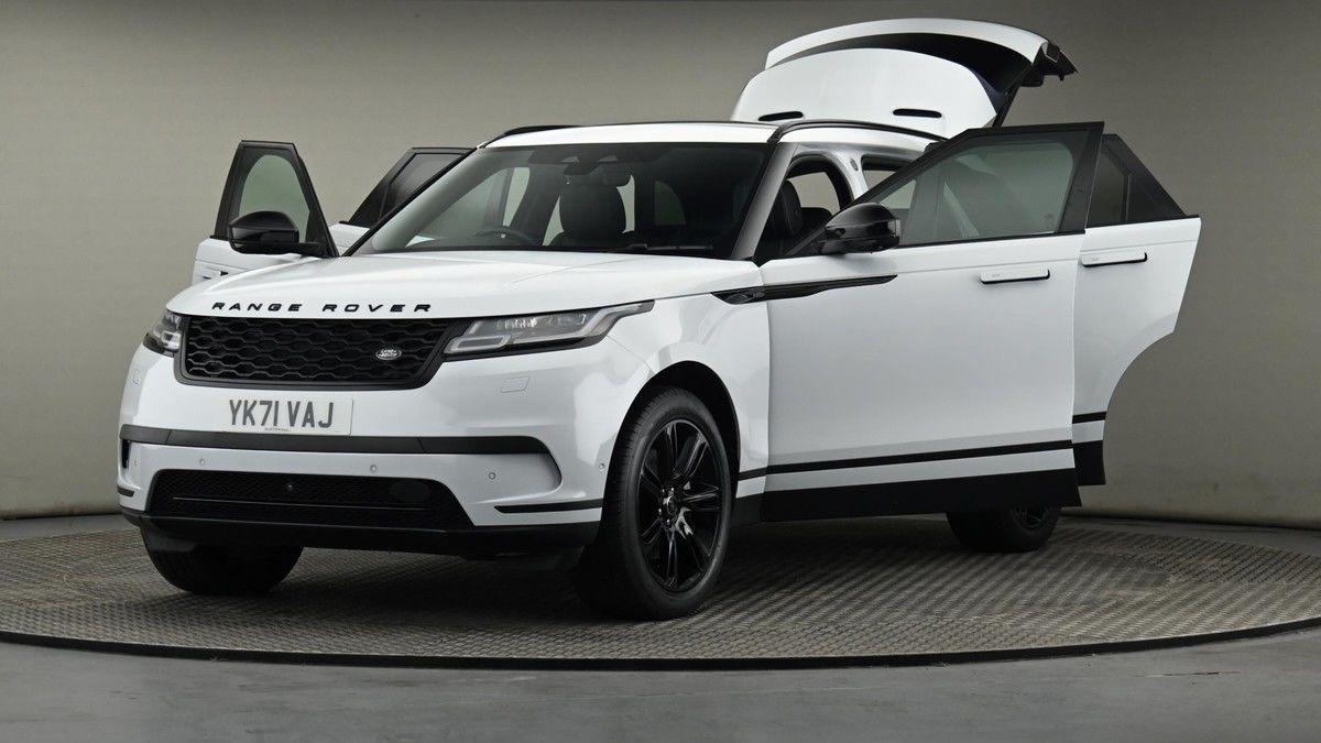 Land Rover Range Rover Velar Image 28