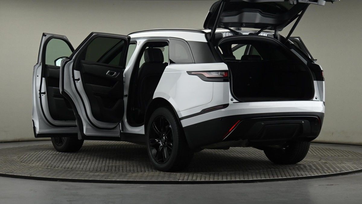 Land Rover Range Rover Velar Image 29