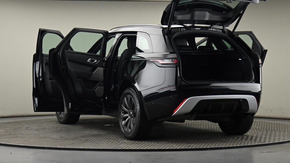 Land Rover Range Rover Velar Image 29