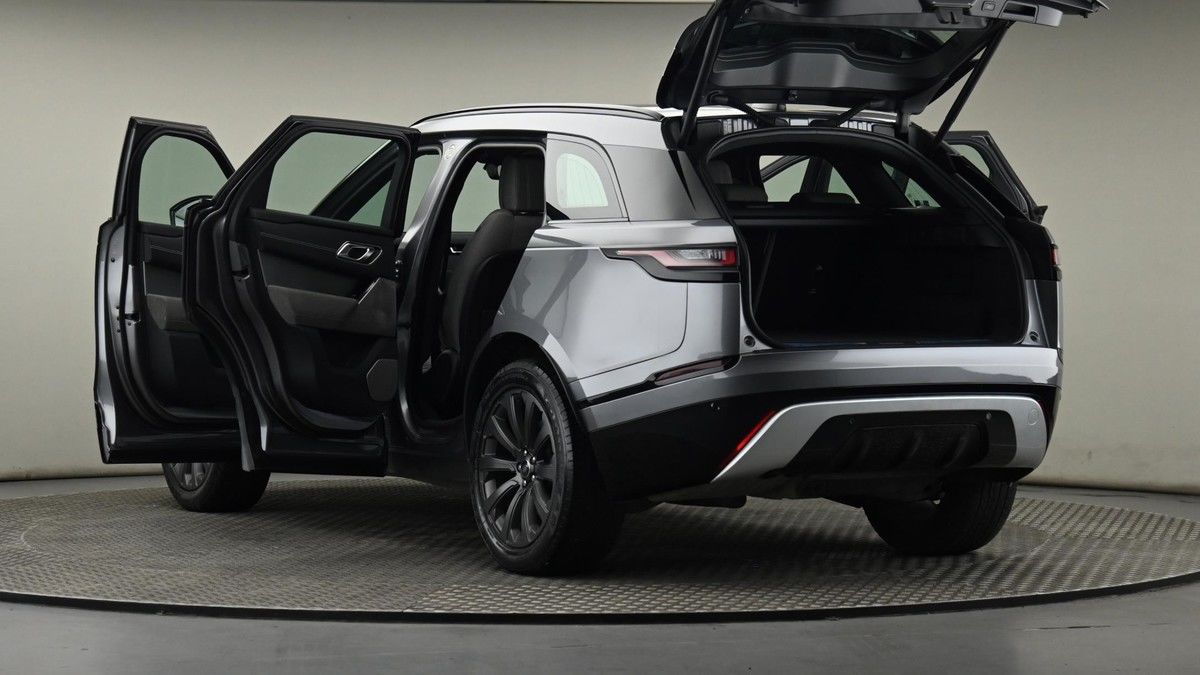 Land Rover Range Rover Velar Image 29