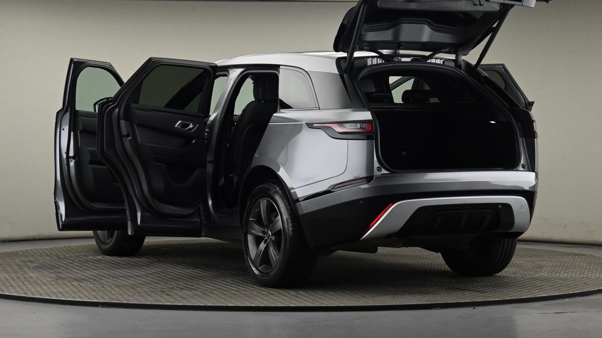 Land Rover Range Rover Velar Image 29